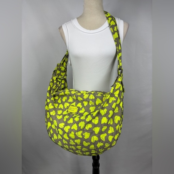 Marc by Marc Jacobs Crossbody Sling Hobo Bag Fluorescent Yellow Grey Heart Print - Picture 1 of 15